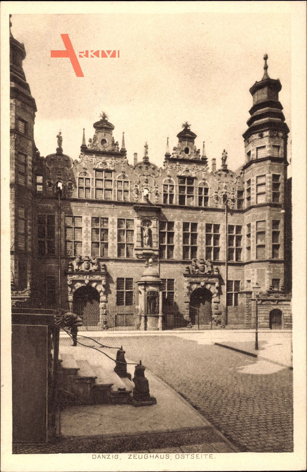 Gdańsk Danzig, Blick auf das Zeughaus, Ostseite, Giebel, Eingang
