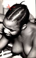 Junge Afrikanerin, Barbusig, Geflochtenes Haar