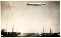 Zeppelin überfliegt einen Ort, LZ 127, Graf Zeppelin, Luftschiff