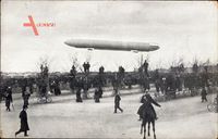 Deutsches Luftschiff bei München, Zeppelin, Soldaten, Zuschauer