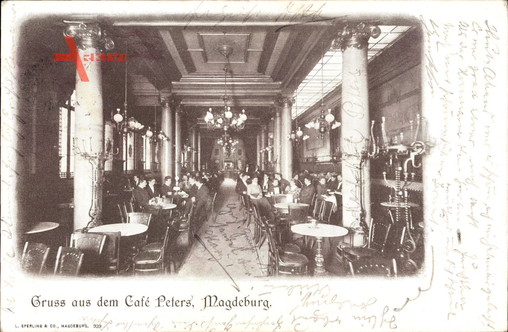 Magdeburg, Inneres des Cafe Peters mit Gästen
