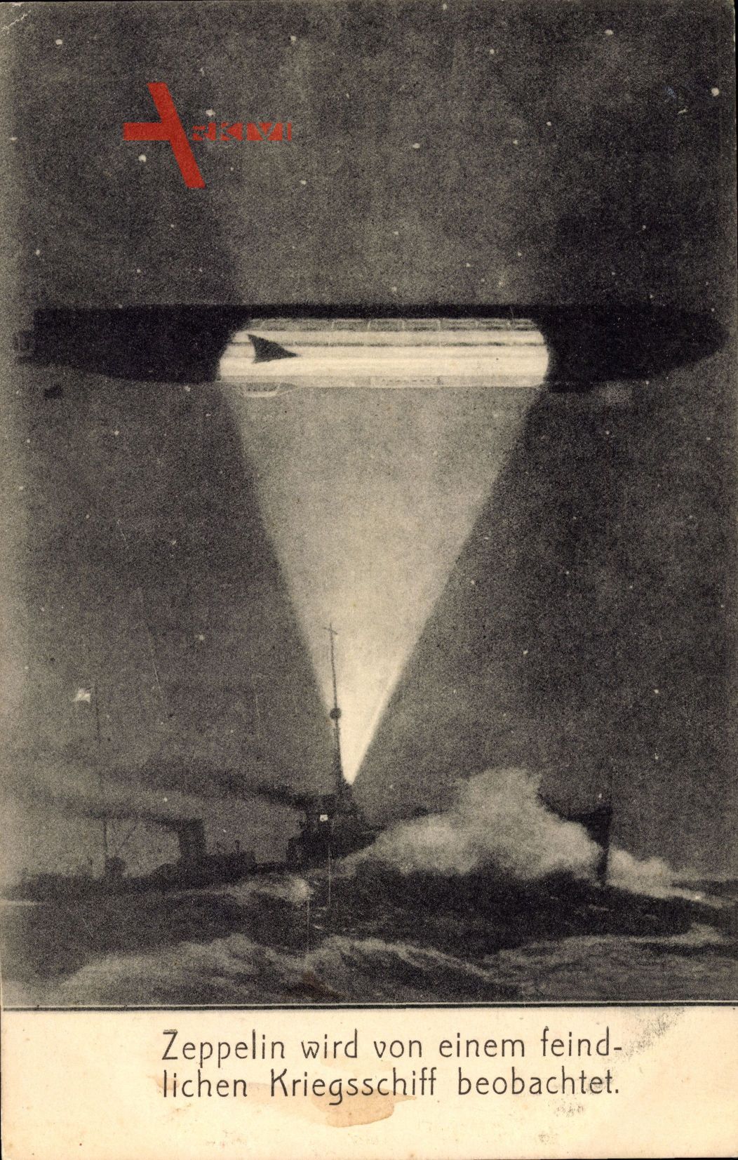 Zeppelin wird von einem feindlichen Kriegsschiff beobachtet