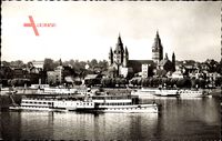 Mainz, Partie am Fluss mit Blick zum Dom, Rheindampfer Bismarck