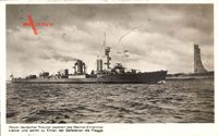 Laboe, Deutsches Kriegsschiff, Kreuzer passiert Marine Ehrenmal