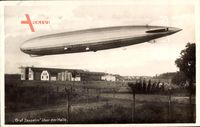 Friedrichshafen, Blick auf Graf Zeppelin über der Halle