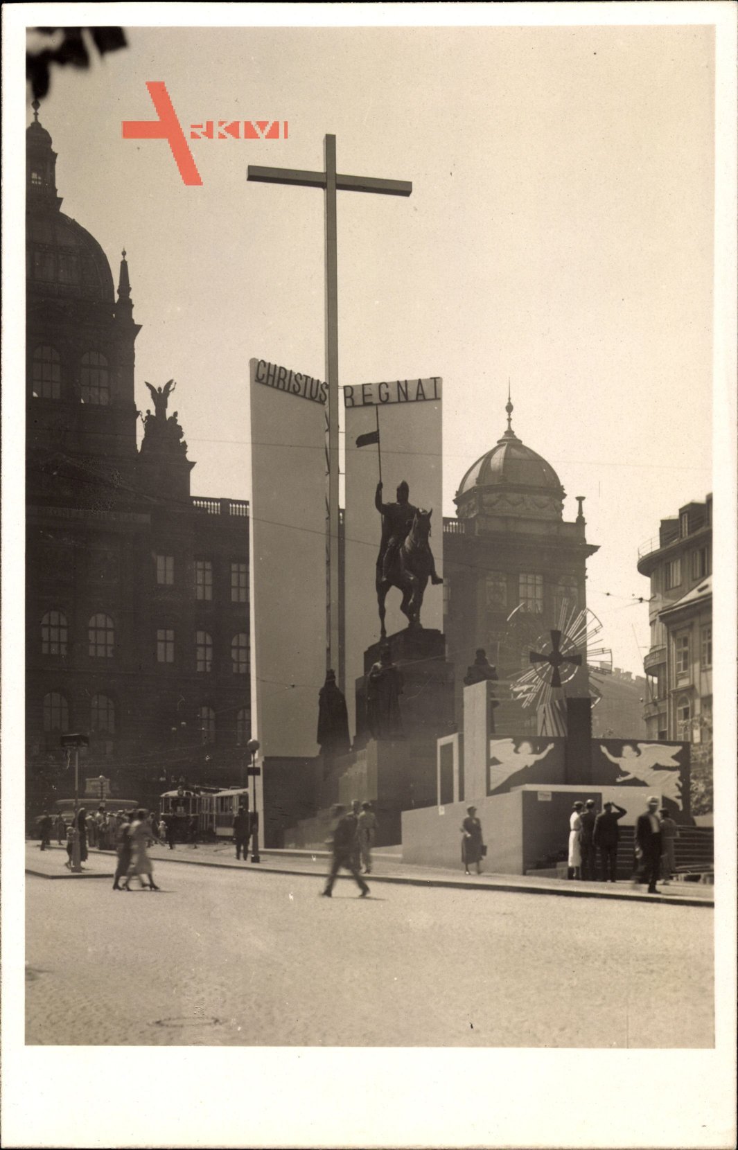 Praha Prag Tschechien, Straßenpartie mit Denkmal, Christus Regnai, Kreuz