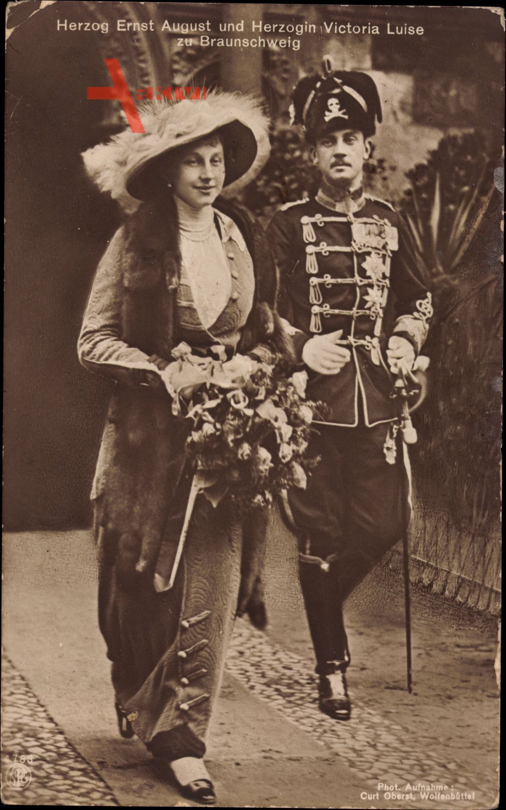 Herzog Ernst August von Braunschweig Lüneburg, Viktoria Luise, Husar