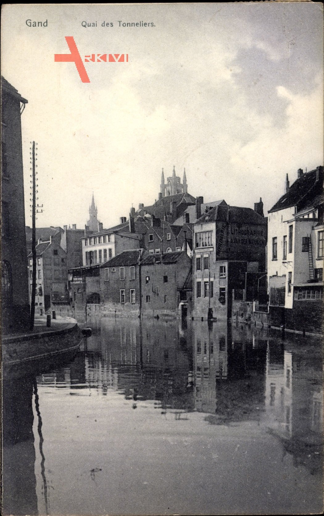 Gent Ostflandern, Quai des Tonneliers, Kanal, Kirchturm