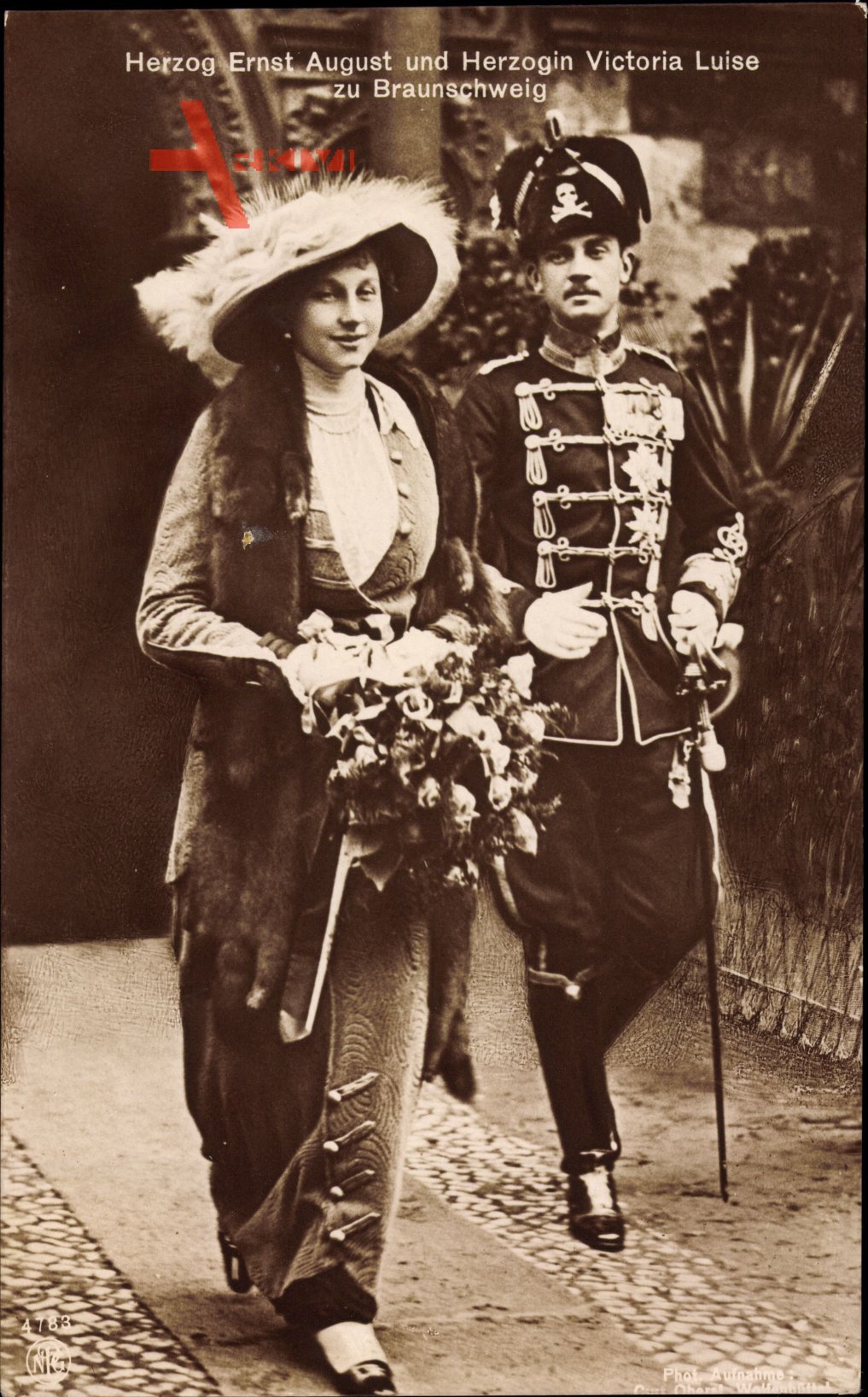 Herzog Ernst August von Braunschweig Lüneburg, Totenkopfhusar, Viktoria Luise