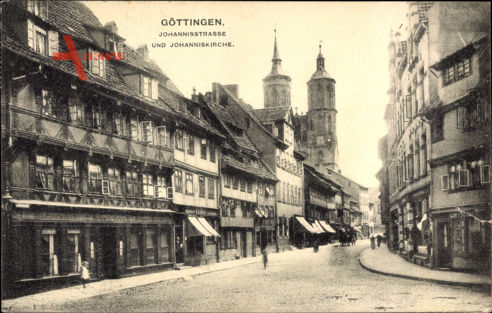 Göttingen in Niedersachsen, Johannisstraße mit Johanniskirche, Fachwerkhäuser