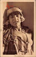 Beaute Bedouine, Junge Frau mit entblößter Brust