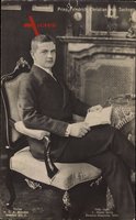 Prinz Friedrich Christian von Sachsen, Sitzportrait in Anzug