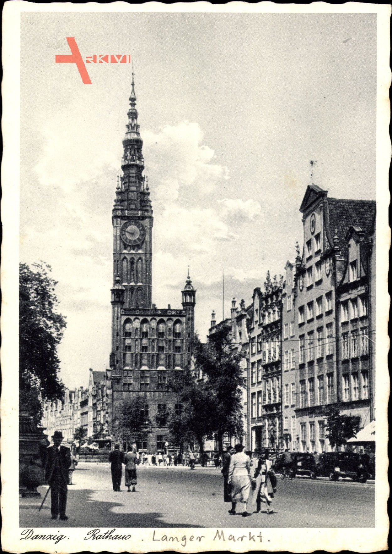 Gdańsk Danzig, Blick auf den Langen Markt mit Rathaus, Passanten