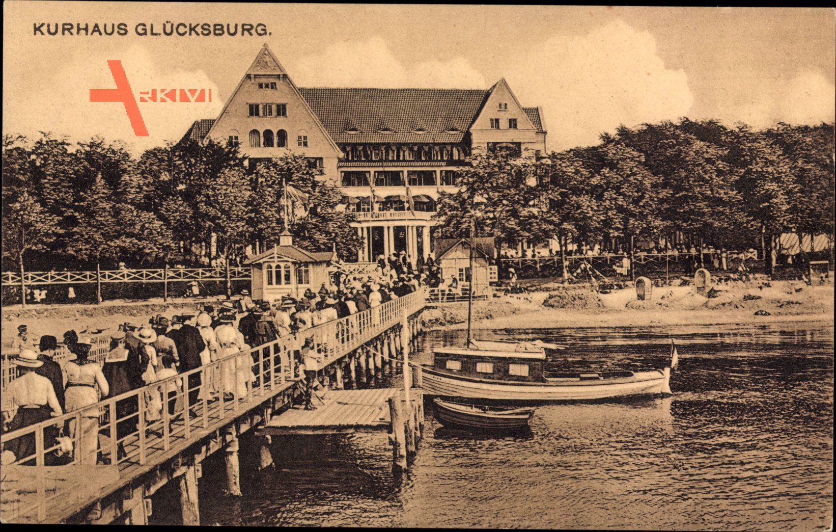 Glücksburg an der Ostsee, Blick von der Seebrücke auf das Kurhaus