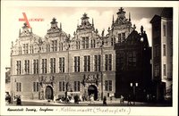Gdańsk Danzig, Blick auf das Zeughaus am Theaterplatz, Fassade, Tor