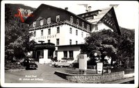 St. Anton Arlberg Tirol, Hotel Post, Einfahrt, Geparkte Autos