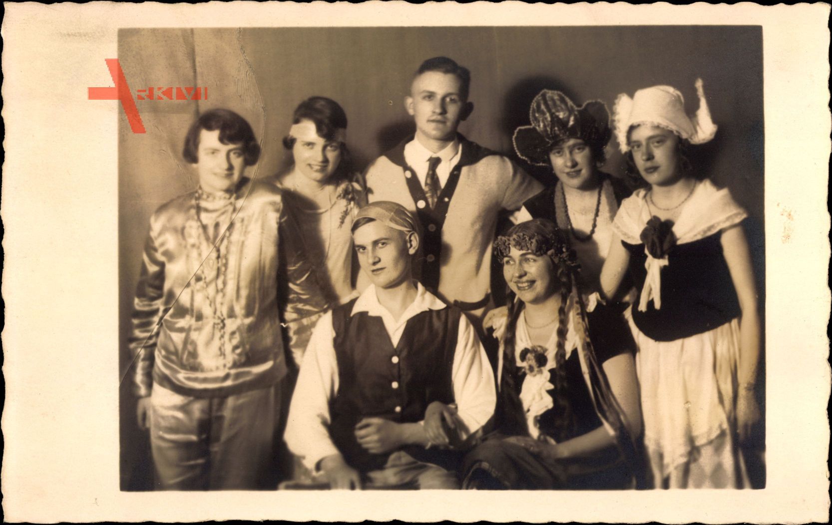 Karnevalskostüme, Männer und Frauen, Frühling 1928