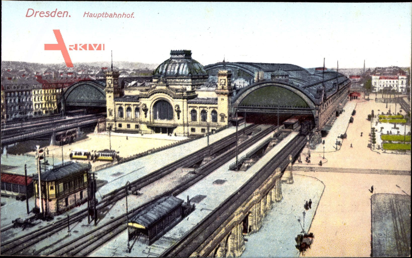 Dresden, Blick auf den Hauptbahnhof, Gleisseite, Straßenbahn, Schienen