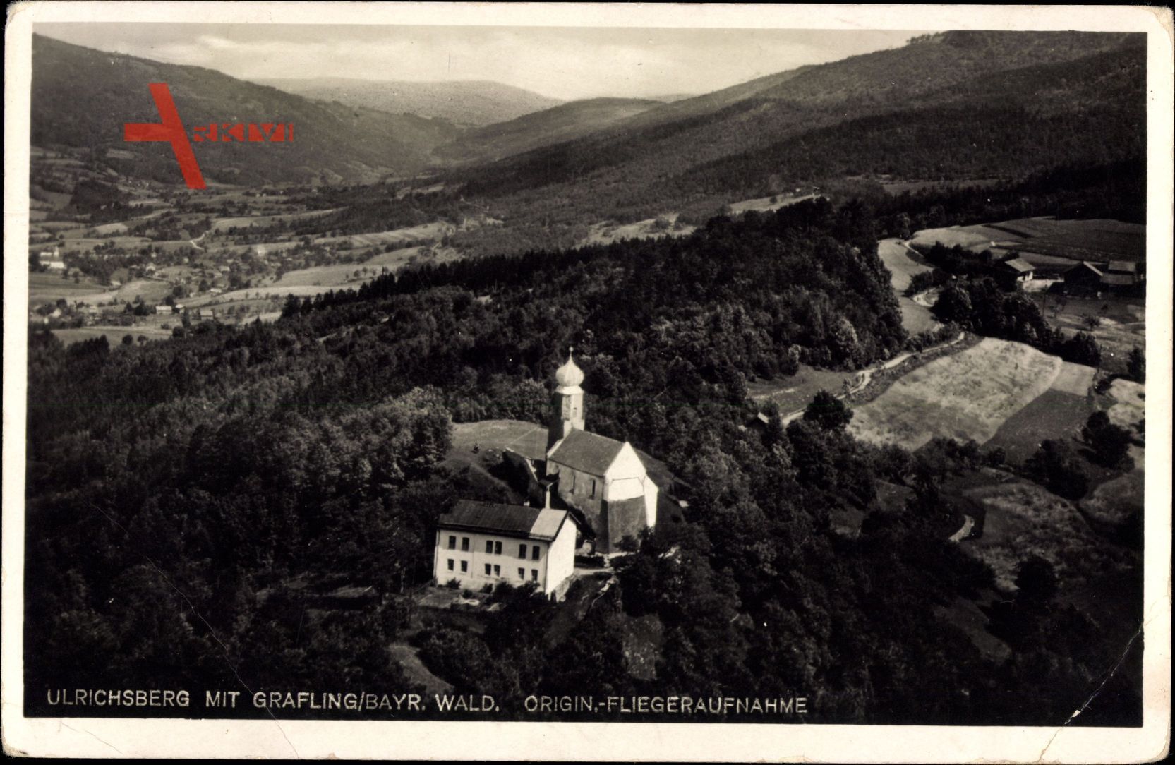Grafling Bayern, Fliegeraufnahme des Ulrichsberges, Kirche