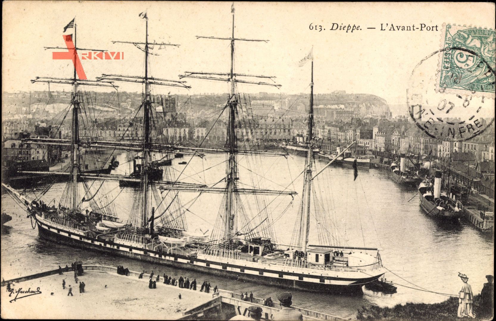 Dieppe Seine Maritime, LAvant Port, Viermastbark im Hafen, Segelschiff