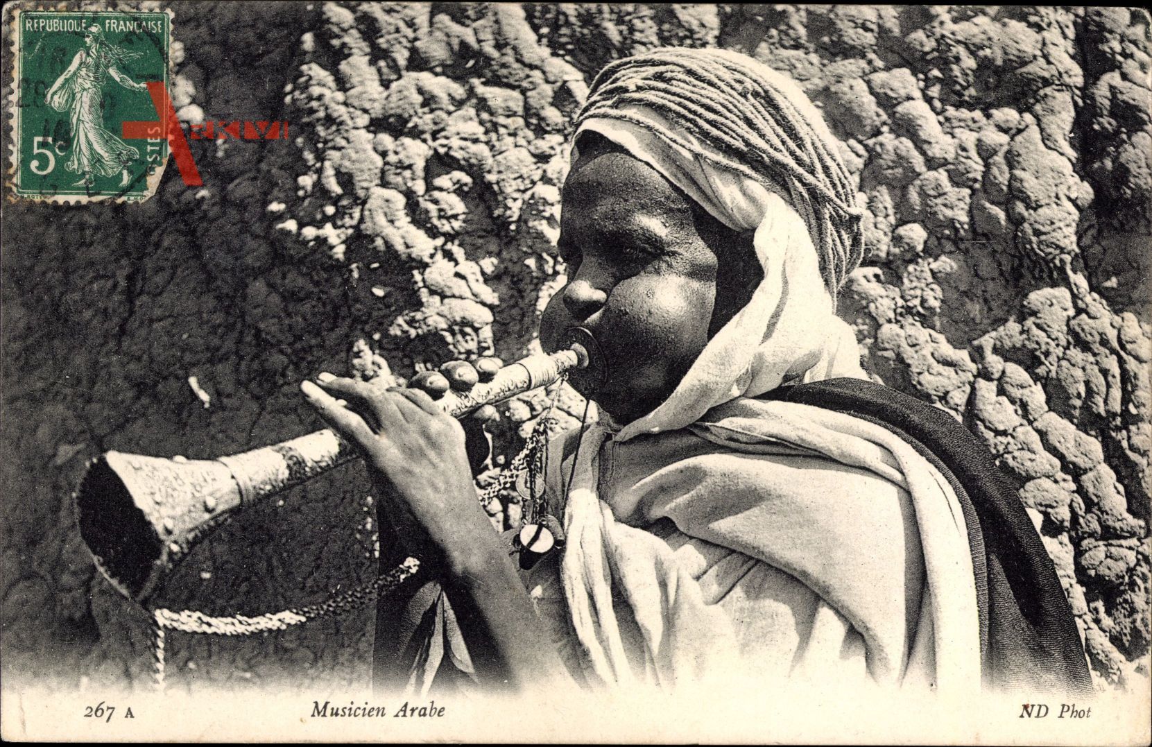 Maghreb, Musicien Arabe, Araber spielt auf einer Flöte