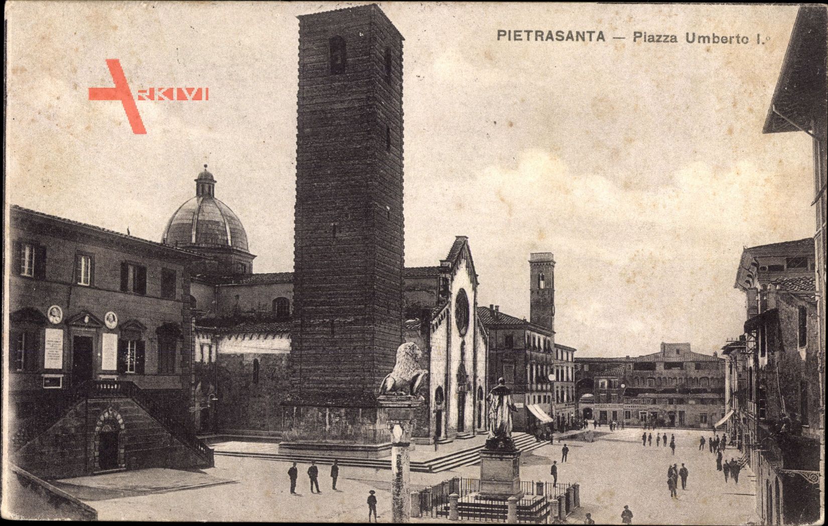Pietrasanta Toscana, Piazza Umberto I., Platz, Turm, Denkmäler