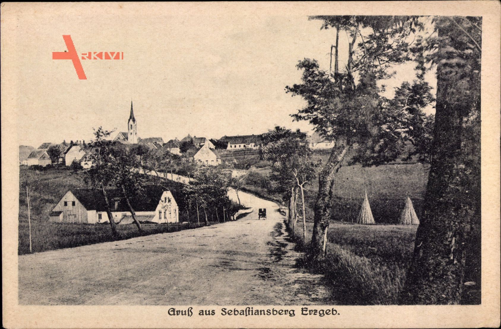 Sebastiansberg Erzgebirge Reg. Aussig, Straße im Ort, Kirche