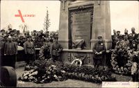 Kassel in Hessen, Franz. und Deutsche Soldaten an einem Denkmal