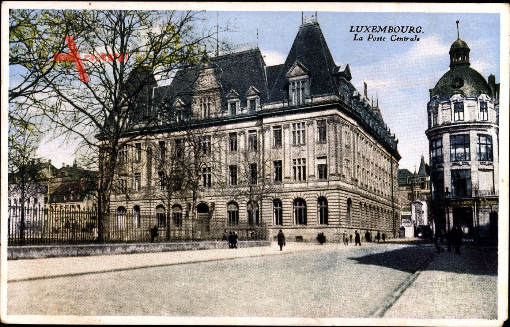 Luxemburg Stadt, La Poste Centrale, Straßenpartie, Passanten, Gebäude