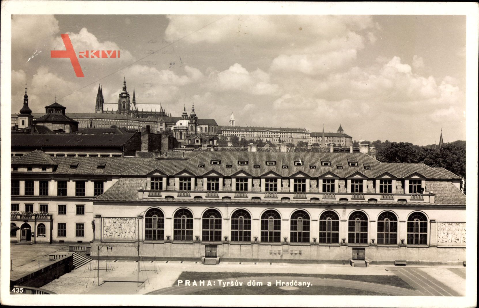 Praha Prag, Tyrsuv dum a Hradcany, Burg im Hintergrund