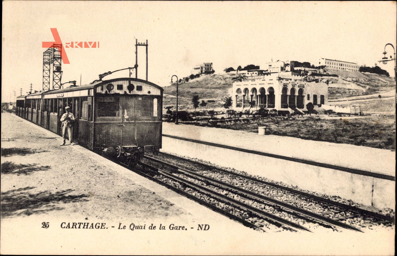 Carthage Karthago Tunesien, Le Quai de la Gare, Bahnsteig mit Eisenbahn