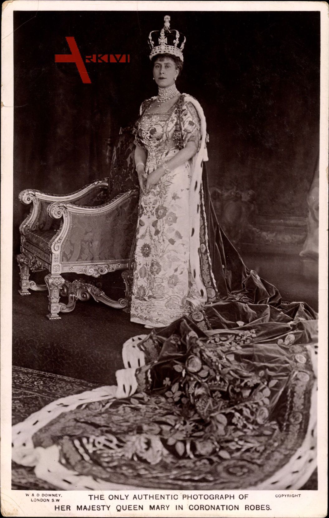 Queen Mary in Coronation Robes, Königin Maria von Teck