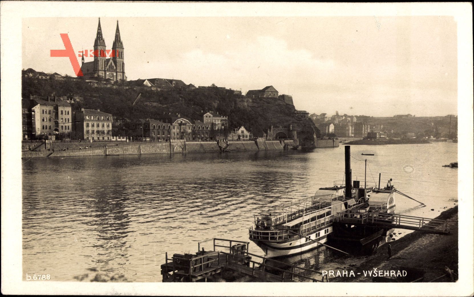 Praha Prag, Vysehrad, Dampfschiff an der Anlegestelle, Kirche, Fluss