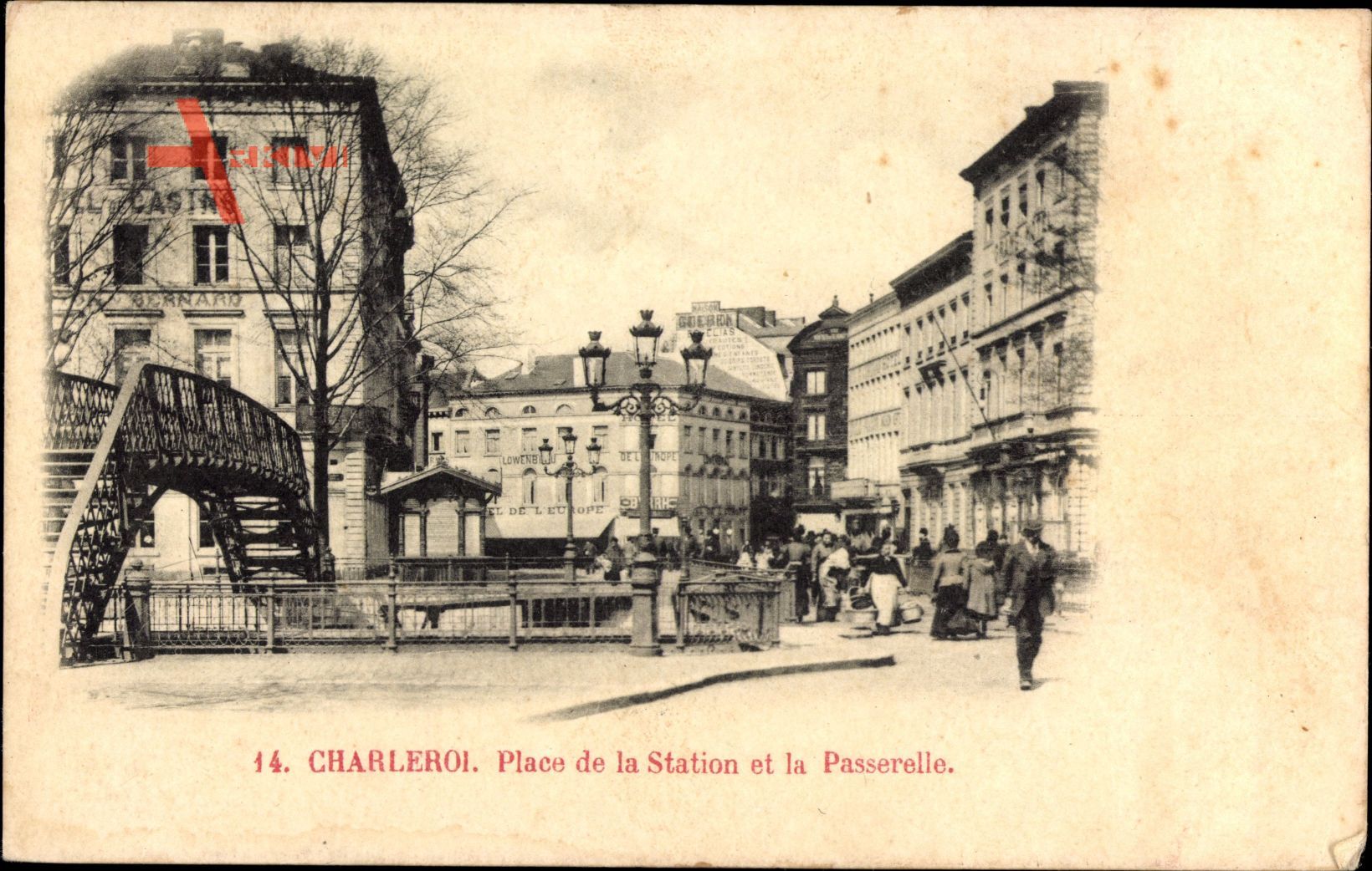 Charleroi Wallonien Hennegau Belgien, Place de la Station et la Passerelle