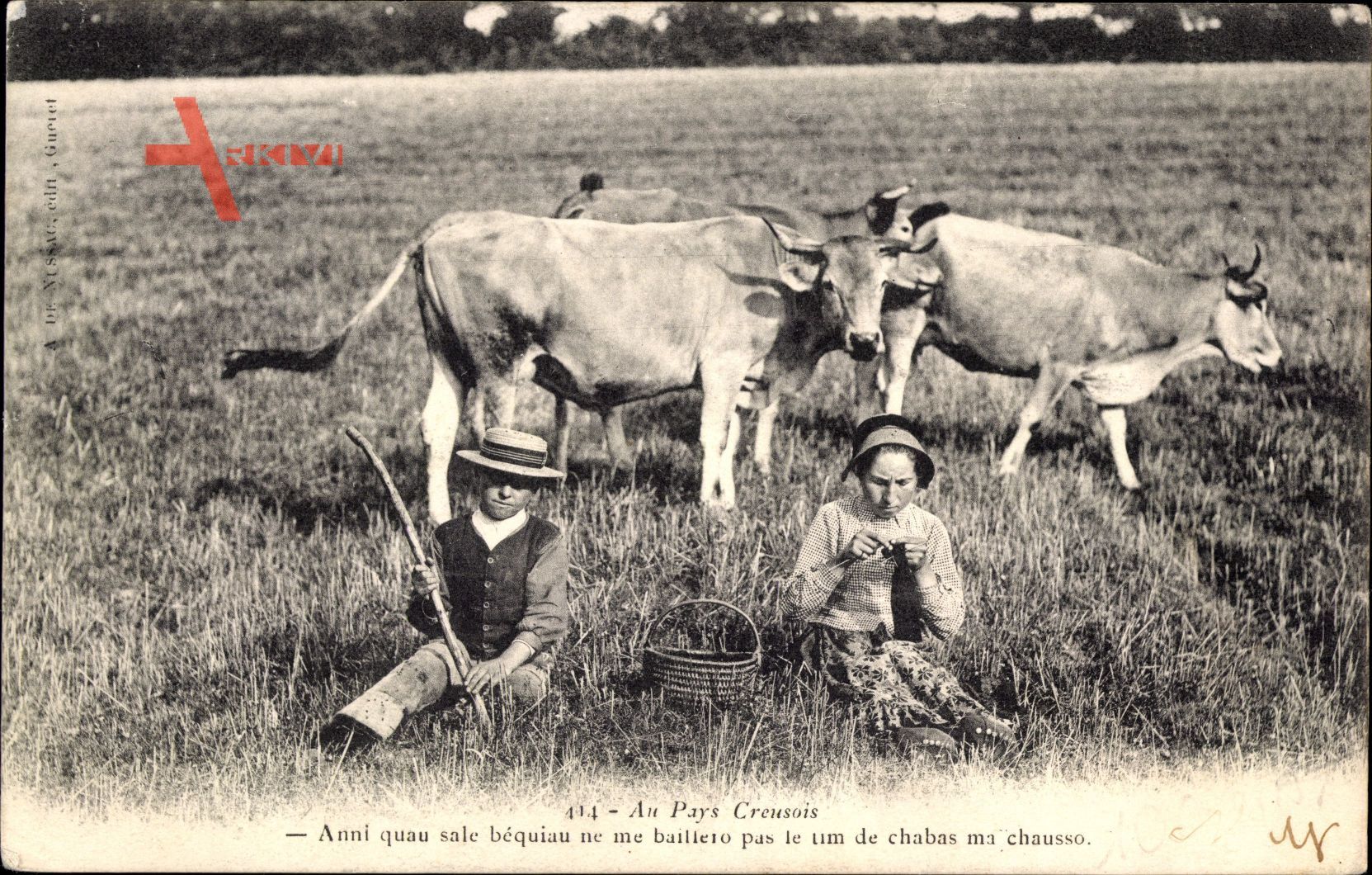Au Pays Creusois, Kuhherde beim Grasen, Kinder im Gras sitzend