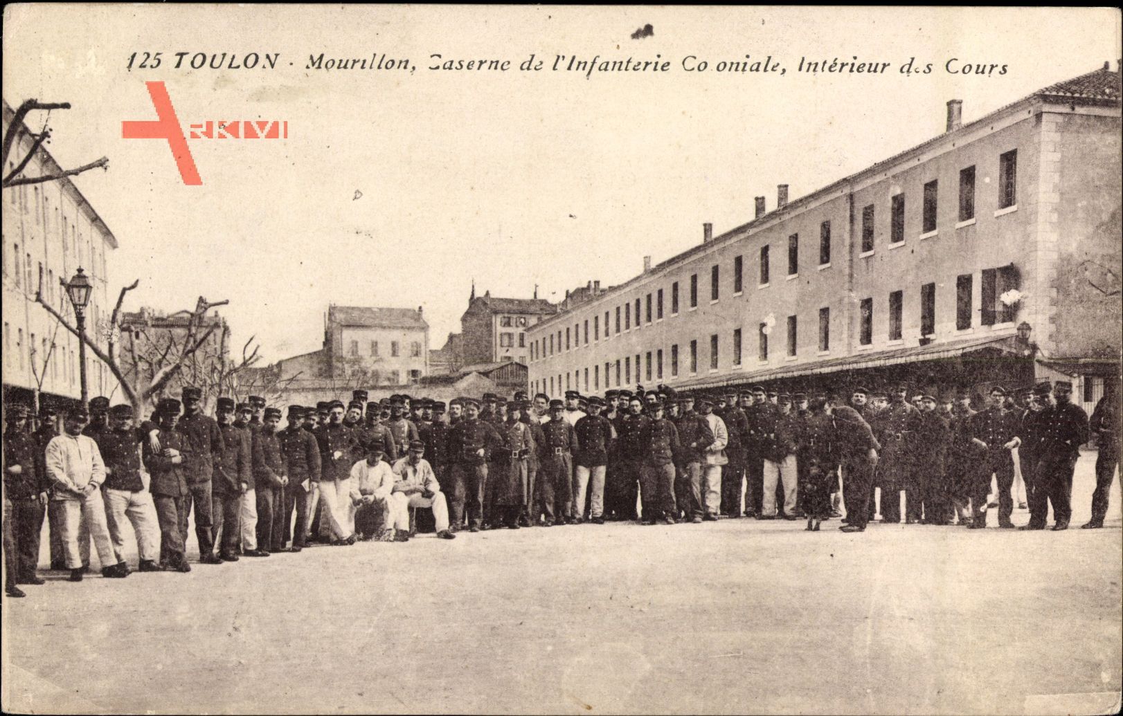 Toulon Var, Mourillon, Caserne de lInfanterie Coloniale, Intérieur des Cours