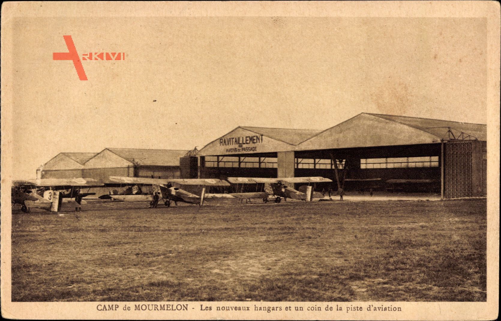 Camp de Mourmelon Marne, Les nouveaux hangars et un coin de la piste