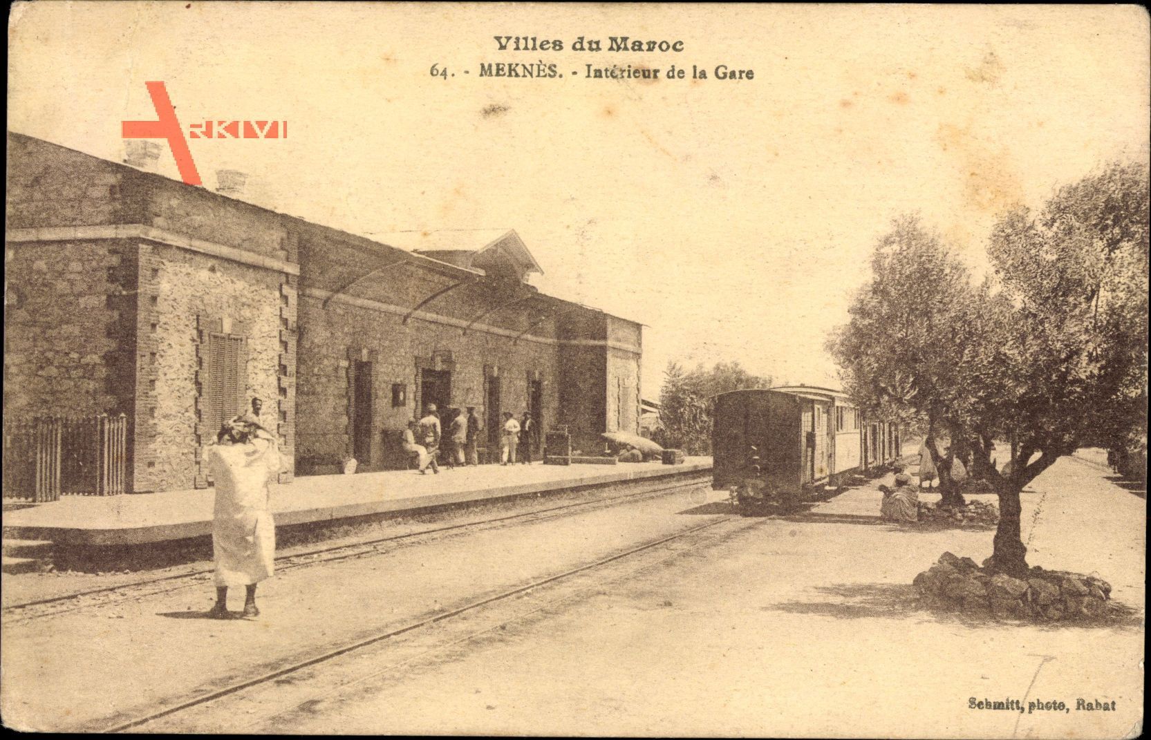 Meknès Marokko, Interieur de la Gare, Blick auf den Bahnhof, Gleisseite