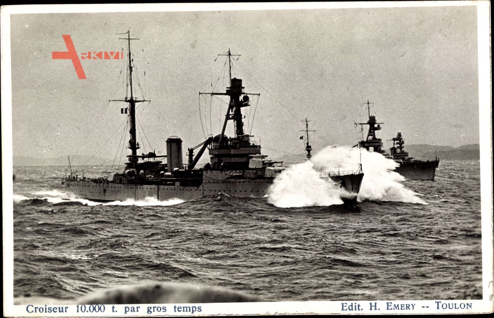 Französisches Kriegsschiff, Croiseur, Kreuzer in Fahrt