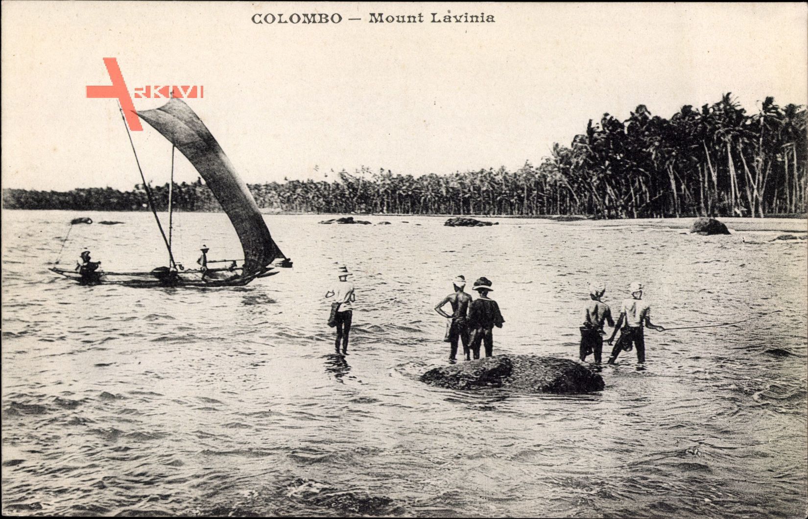 Colombo Ceylon Sri Lanka, Mount Lavinia, Einheimische im Wasser, Palmen