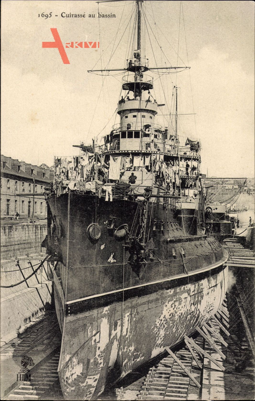 Französisches Kriegsschiff, Cuirassé au bassin, Fr. Kriegsschiff, Trockendock