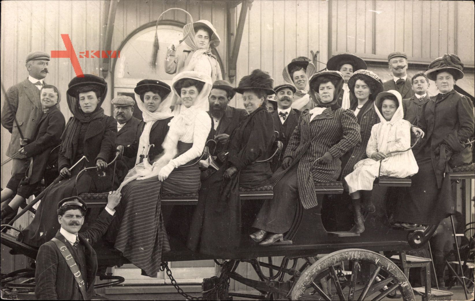 Passagiere auf einer Pferdekutsche, Frankreich, Frauen mit Hüten