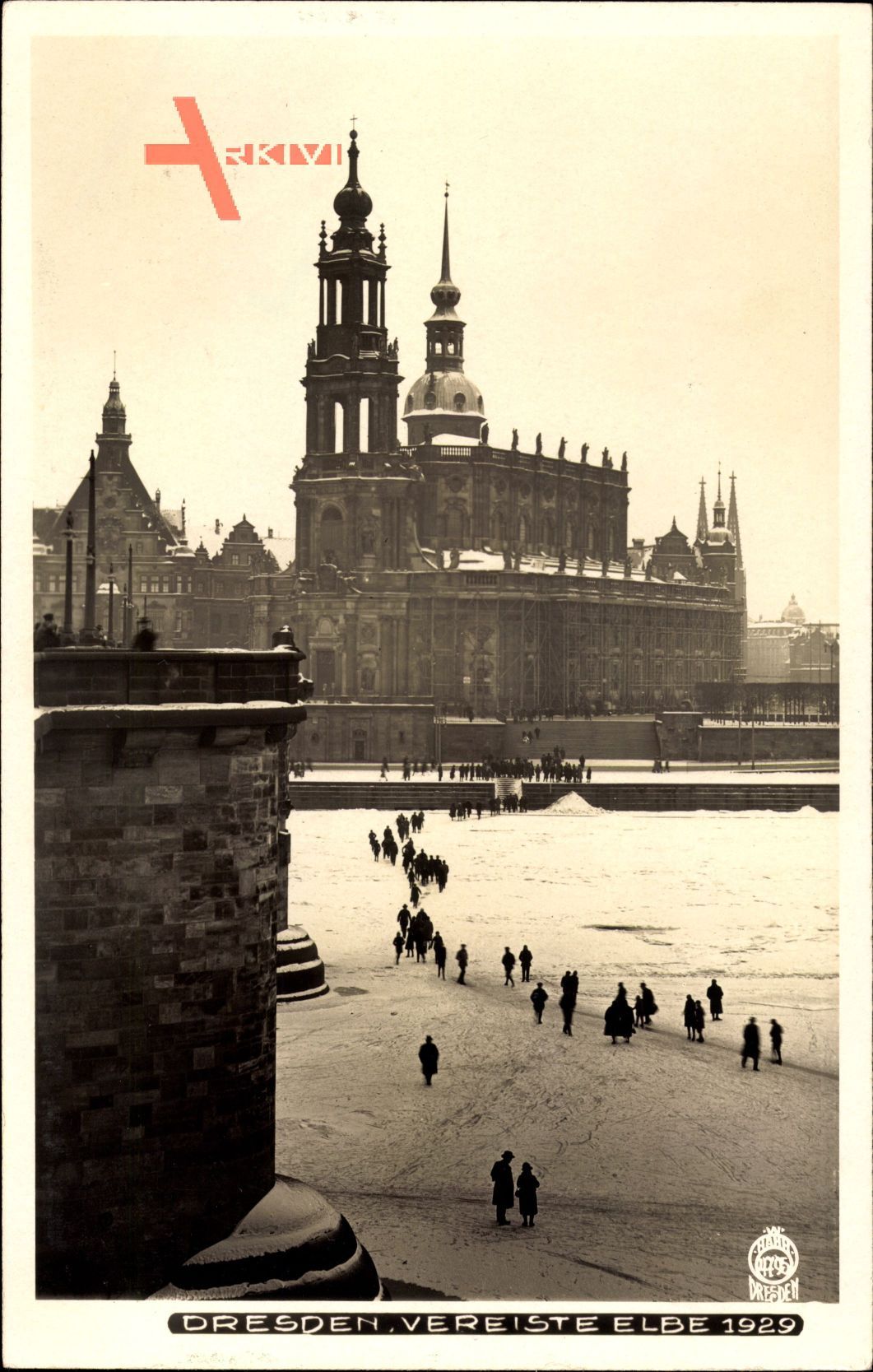 Dresden, Die vereiste Elbe mit Blick auf Kirchen, Walter Hahn 4795
