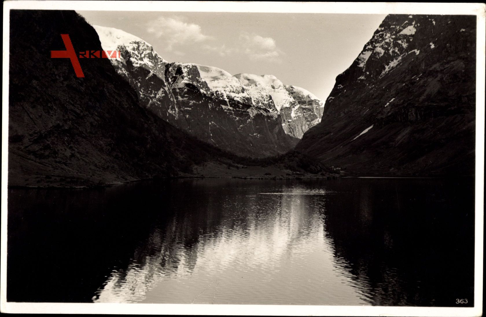 Norwegen, Naerofjord, Gebirgslandschaft, Tal, Bergspitzen