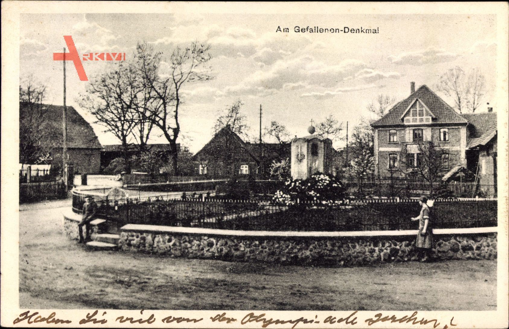 Leiferde Landkreis Gifhorn, Partie am Gefallenen Denkmal, Wohnhäuser
