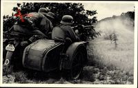Deutsche Wehrmacht, An die Deckung heran, Feuer, Krad Fahrer, Maschinengewehr