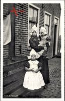 Edam Volendam Nordholland, Drei kleine Mädchen in Tracht