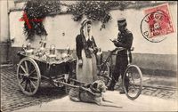 Laitiere, Milchfrau in Tracht mit Hundekarren, Polizist mit Fahrrad