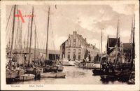 Wismar in Mecklenburg Vorpommern, Liegende Boote im alten Hafen